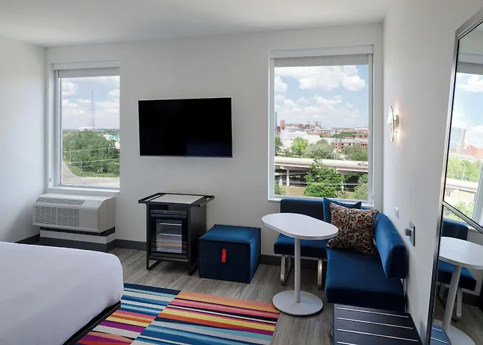 Aloft By Marriott District 3*